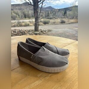 TOMS Platform Slip On Sneakers Gray Canvas Alpargata Size 8.5